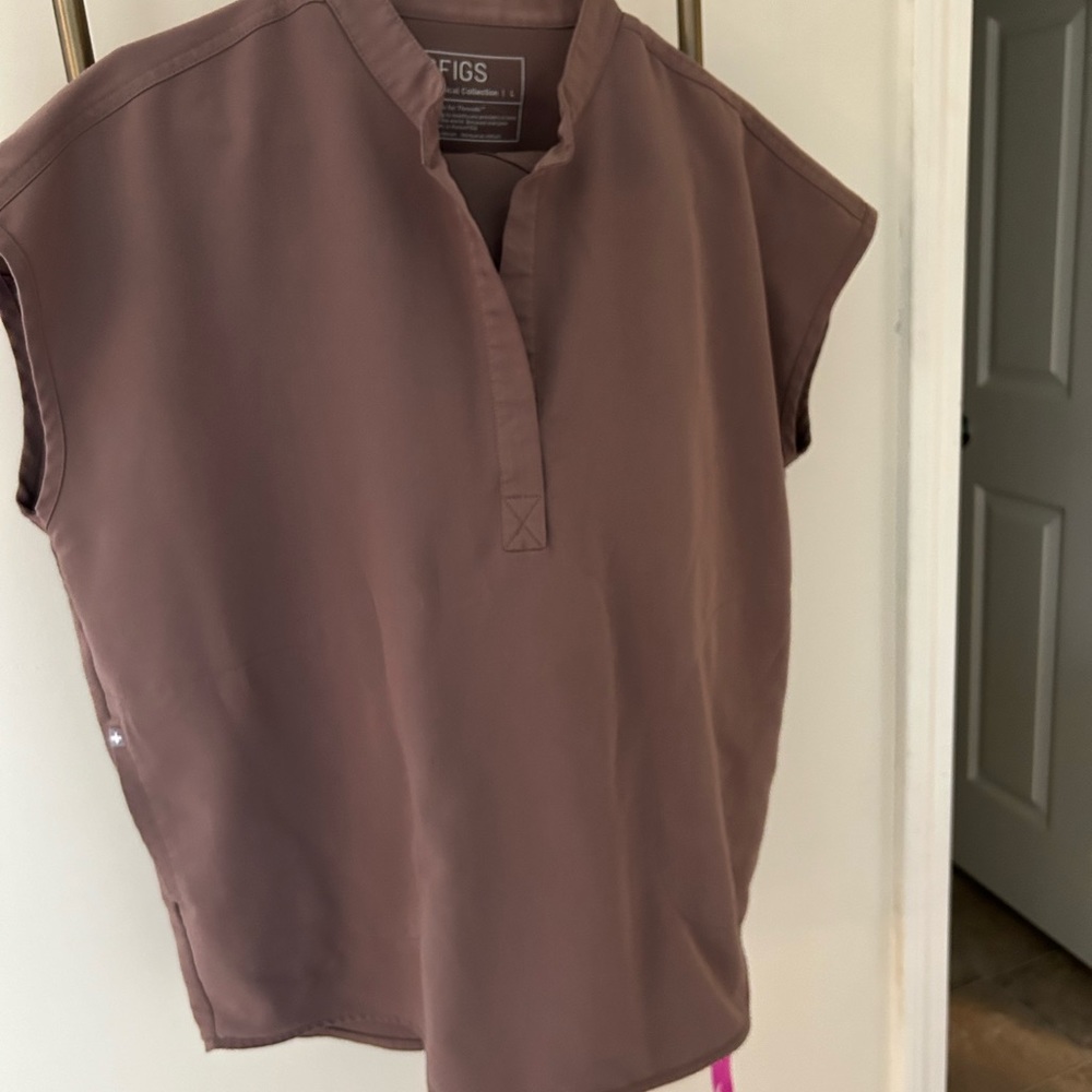 Figs Scrub set - Zamora joggers, Rafaela top in Smokey taupe (sold out color)